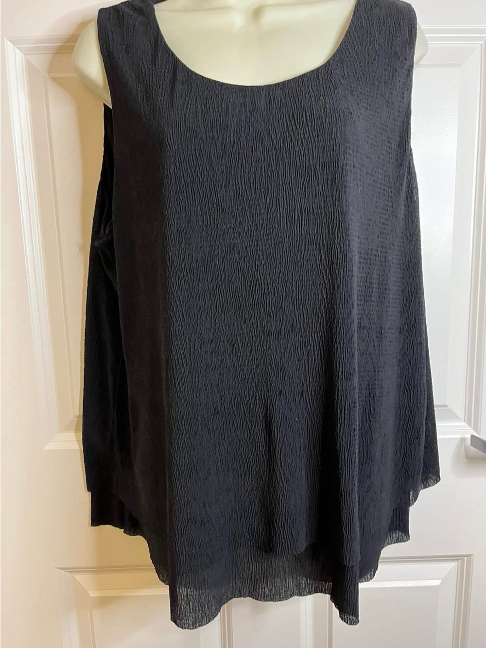 Chico’s 3(L) Sleeveless Black Crinkled Tank Top